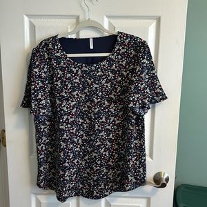 Women’s blouse/top - short sleeved